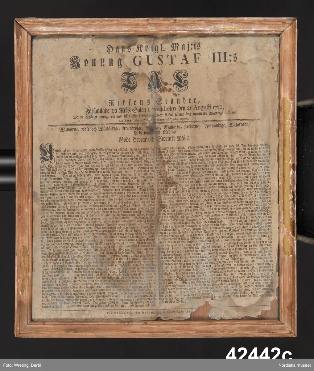 Huvudliggaren:
"Tal fr. Rogslösa kyrka, Dals hd, Östergötland.
a. Två tal af Gustaf III. Båda tryckta i Stockholm, det ena 1771, det andra 1772. Inom ramar.
b. Tal af Karl XIII. Från 1810. Inom ram.
Dep. af Rogslösa församling, Österg. gm prosten kyrkoh. P. Lundborg, Rogslösa 22/10 1881."