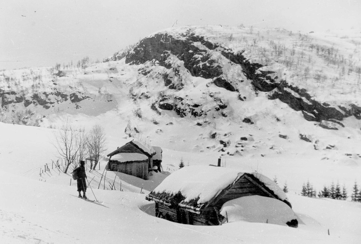 Skigåer ved stølen Horgaset ved Grønlivatnet i Voss. 