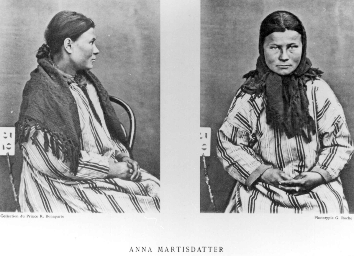 Roland Bonaparte sin samling. 
Portrett av Anna Martisdatter. Inngår i Bonapartes sameportretter som nr. 32.
Bonaparte