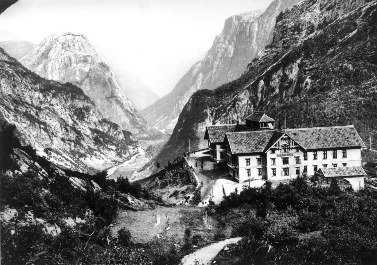 Stalheim Hotel , Voss, Hordaland og Nærøydalen, Aurland, Sogn og Fjordane.