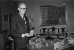 Direktør Reidar Kjellberg fotografert på sitt kontor i 1974.