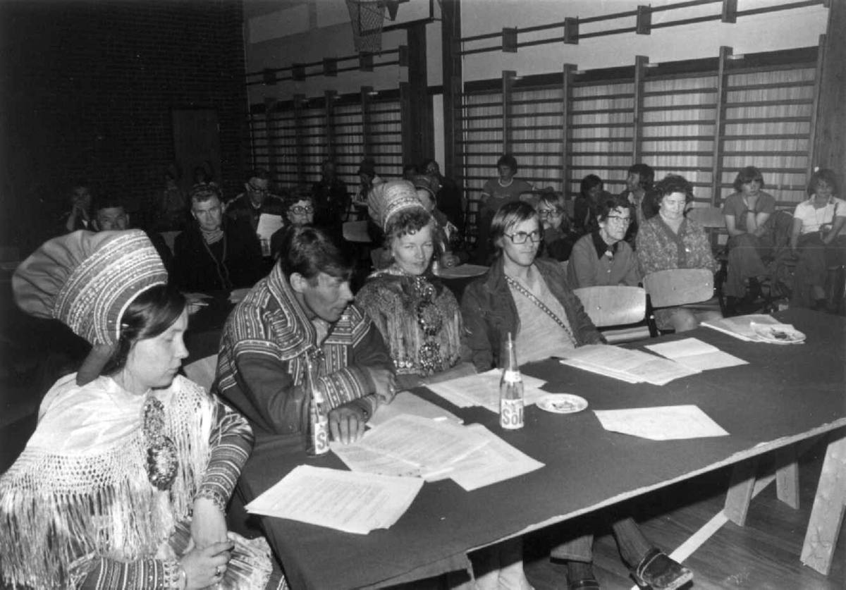 Deltagere på Norske Reindriftssamers årsmøte på Røros 1976.