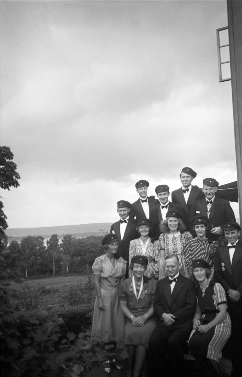 25-års studentjubileum i 1944. Fritjof Arentz sammen med sin artiumsklasse fra Trondhjems Katedralskole.