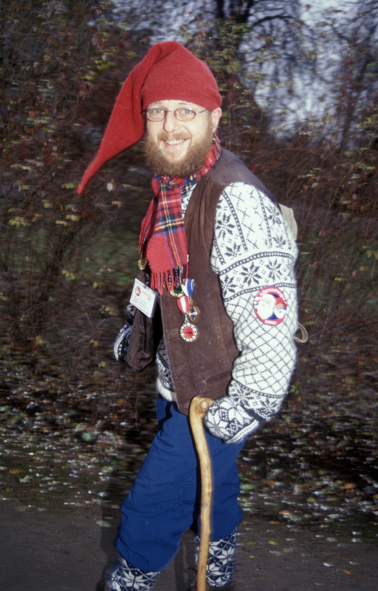 Julemarked 2001. Fjøsnissen i friluftsmuseet.
