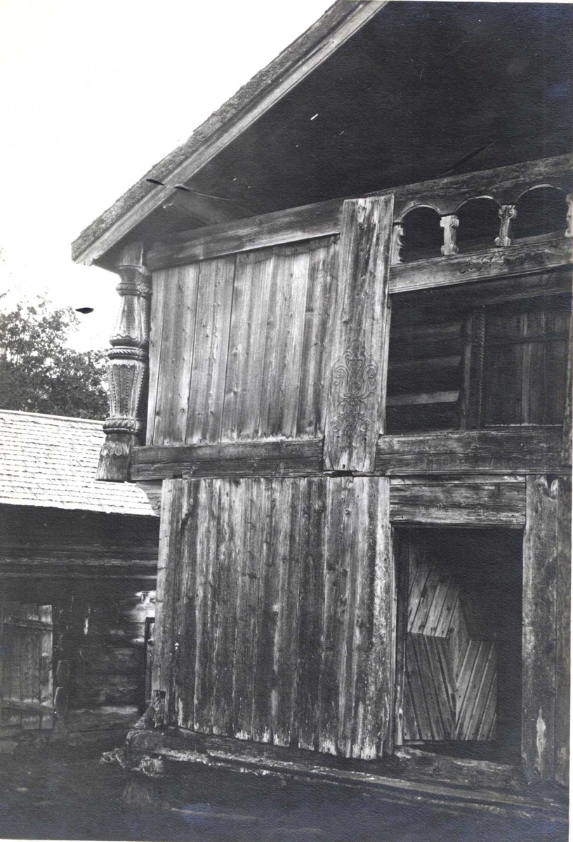 Detaljer på loft, Nordigard Berdal, Vinje, Telemark. Fotografert 1920.