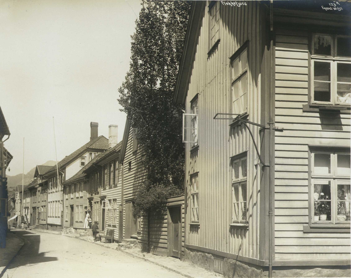 Gateparti, Flekkefjord, Vest-Agder. Fotografert 1912.