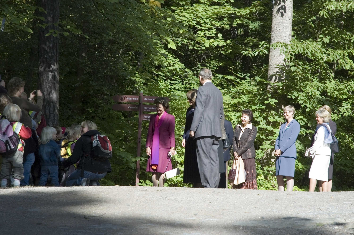 Dronning Sonja på besøk sammen med bulgarske president Frue.