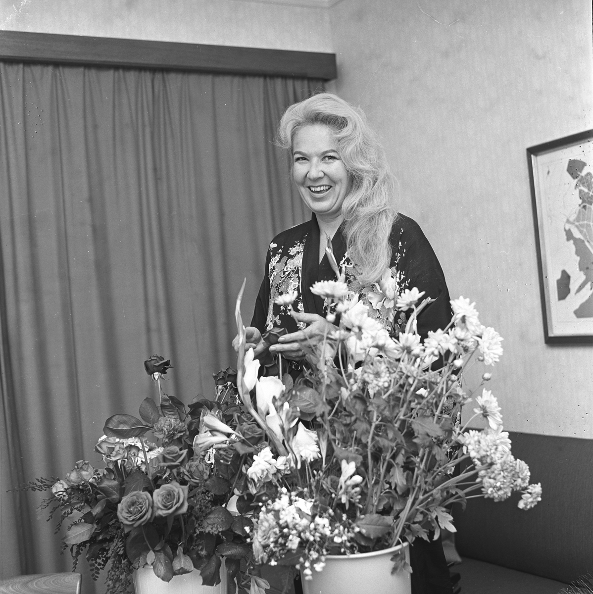 Serie bilder av Ingrid Bjoner, sangerinne.