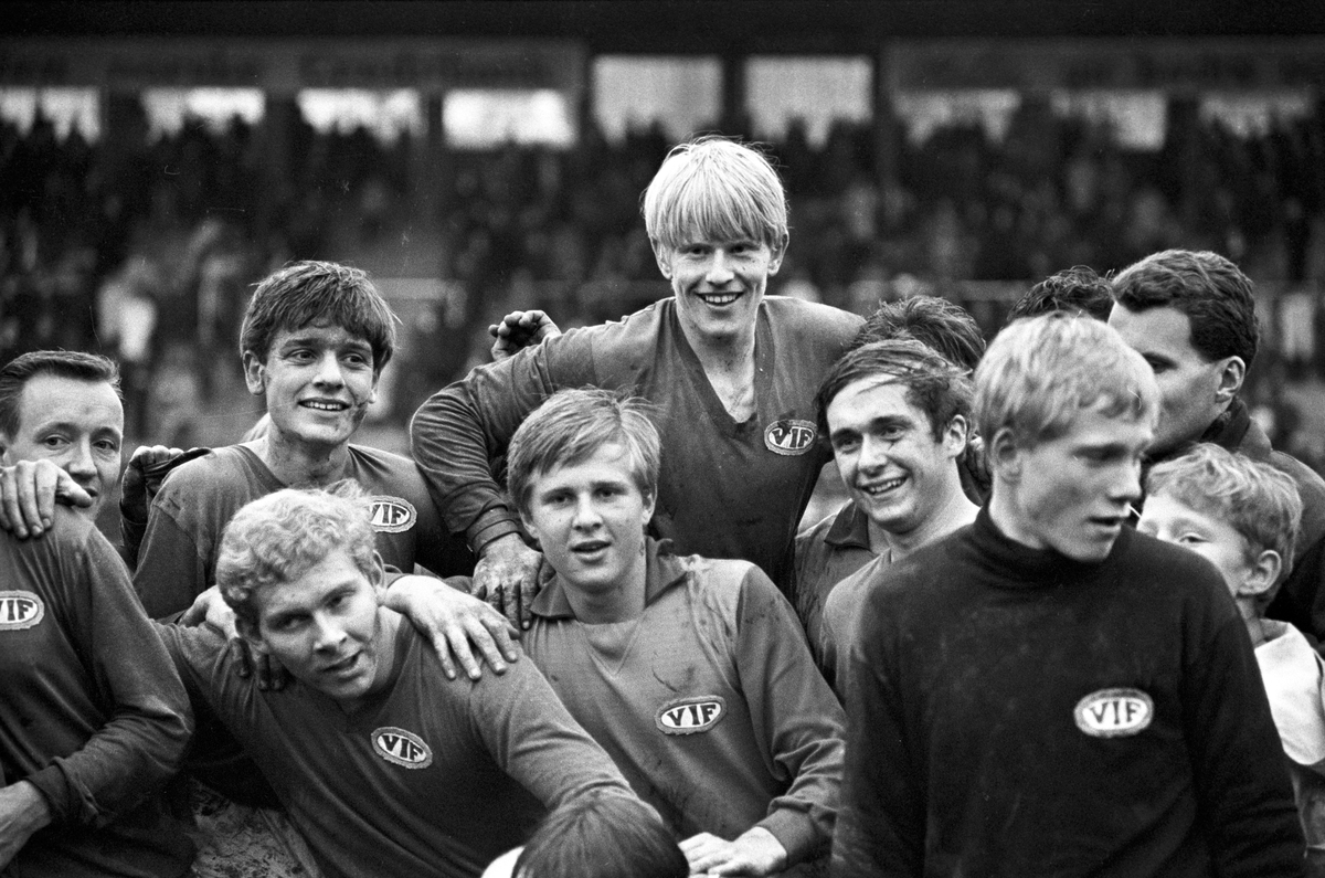 Serie. Fotball final jr.cup 1967, mellom Vålerenga og Manglerud. Fotografert 1967.