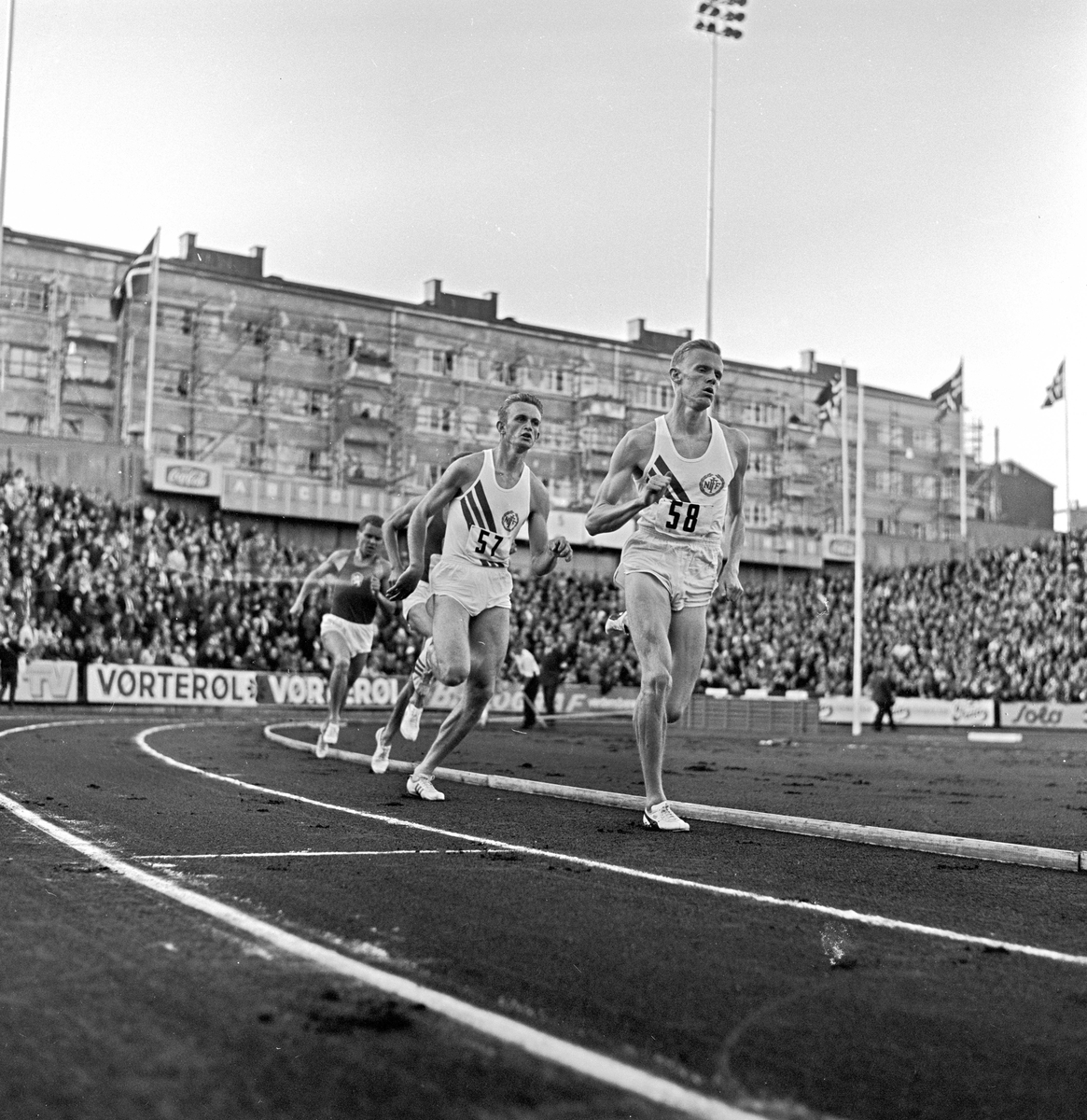 Serie. Friidrettslandskamp Norge - Tsjekoslovakia.
Fotografert 1964.
