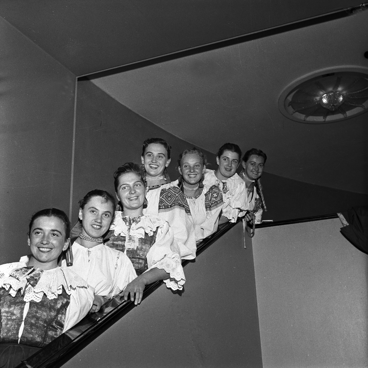 Serie.Tsjekkoslovakiske dansere i Oslo.
Fotografert 1956

