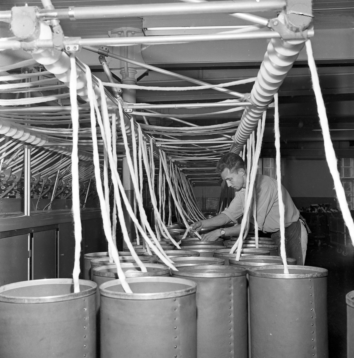 Serie. Fra Solberg Spinneri i Drammen. Fotografert august 1963.