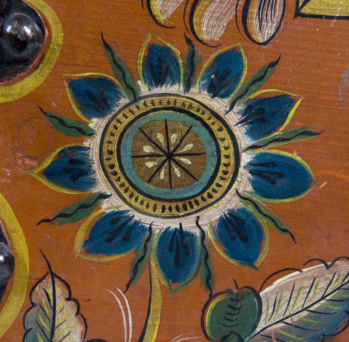 Kiste malt av Annanias Tveit.