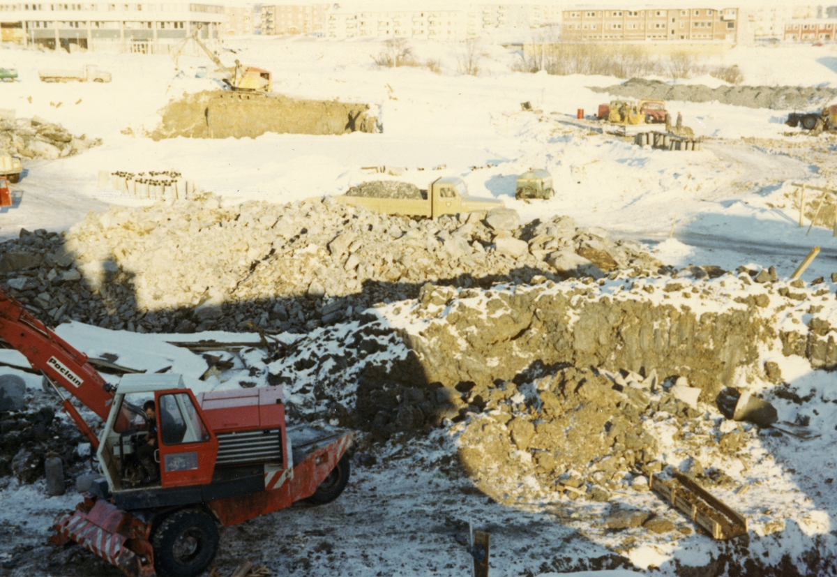 Byggeplass.
Konstruksjon av Tiedemanns Tobaksfabrik på Hovin i 1967.