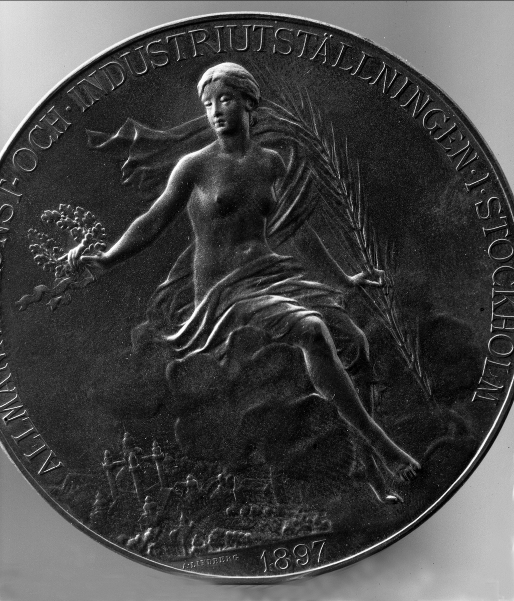 Medalje fra industriutstillingen i Stockholm i 1897, forsiden(?)