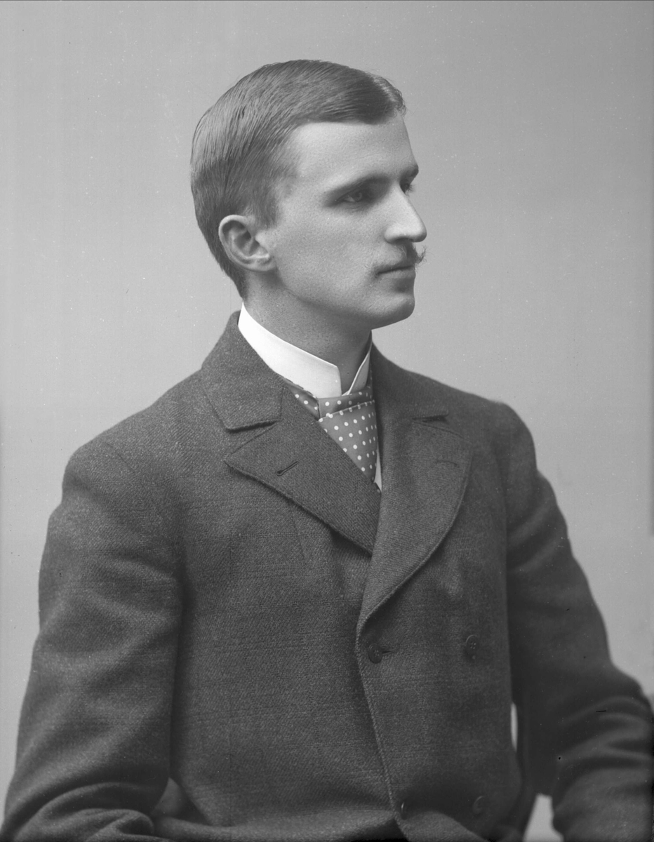 Portrett, konservator Hans Jacob Aall.