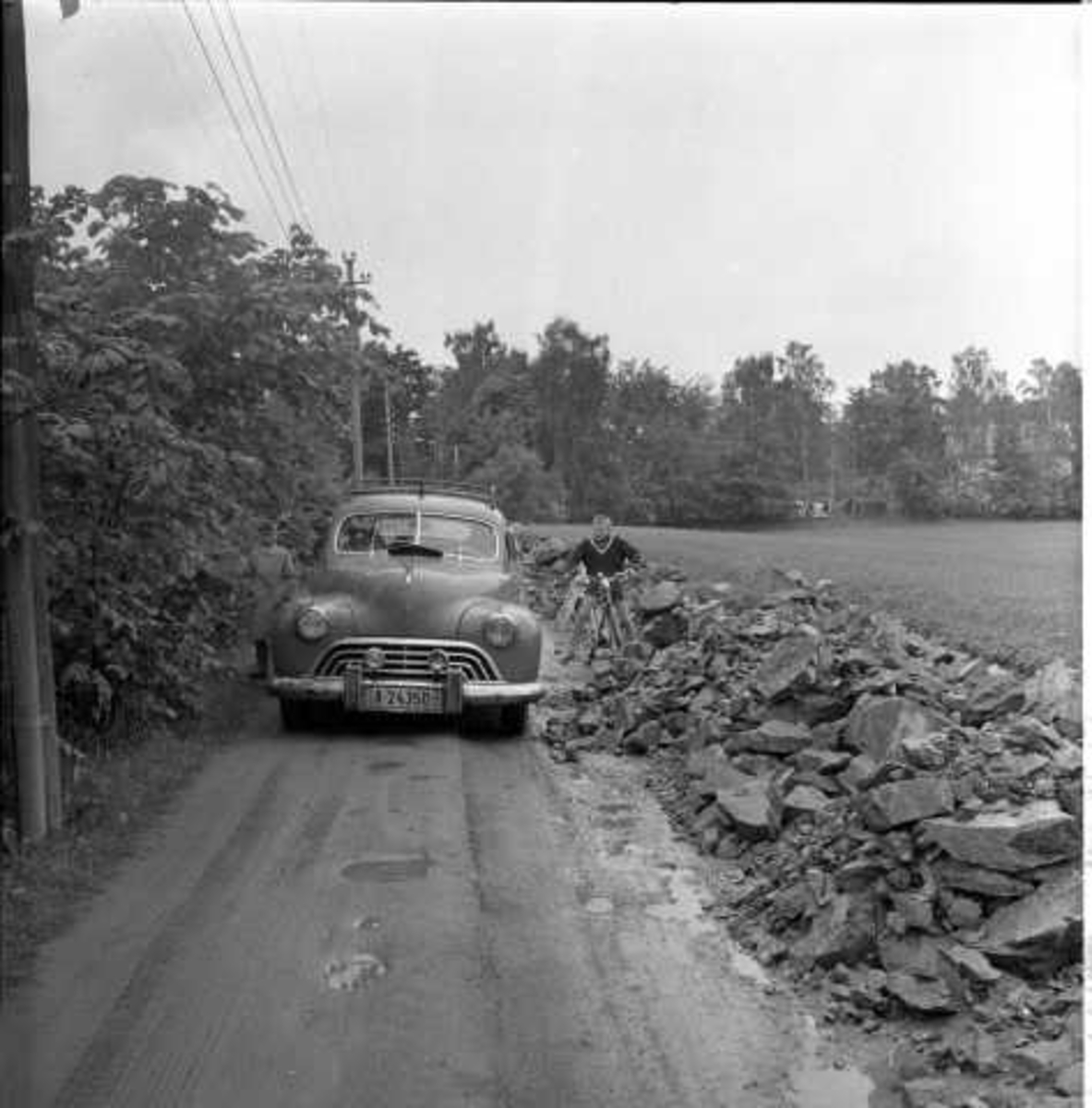 Vei, bil og sykkel, Bygdøy, Oslo 1956.