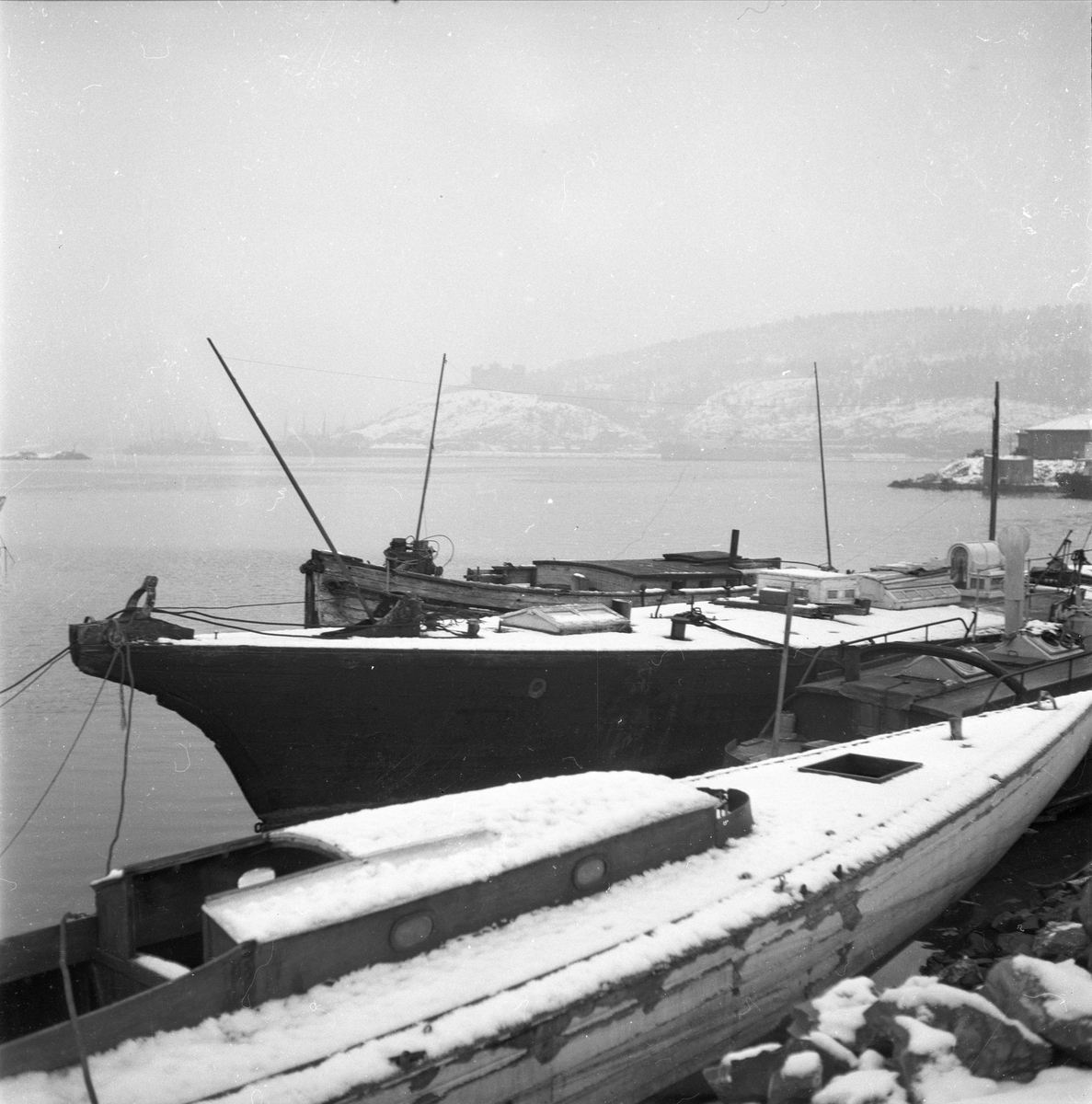 Husbåter på Sjursøya. Oslo før 1954.