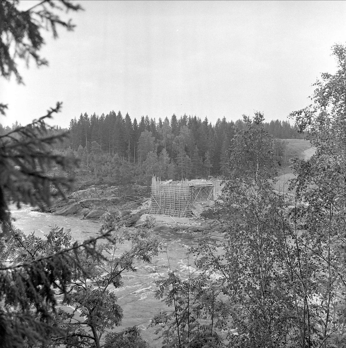 Mysen, Eidsberg. 26.08.1960. Vei og brubygging. Antakelig Fossum bro.