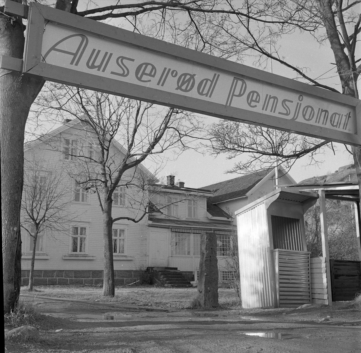 Inngangsportalen til Auserød Pensjonat, Stavern, 1957.