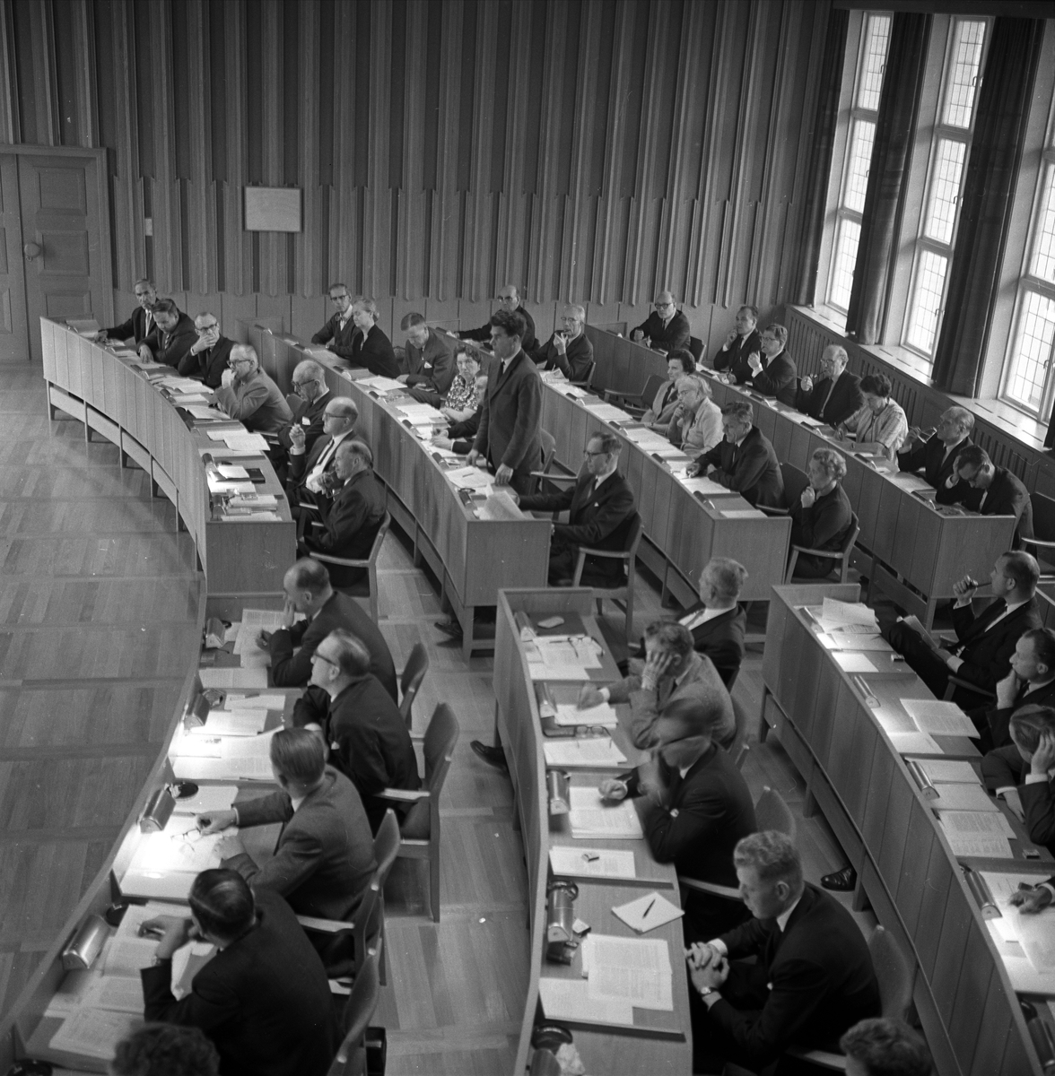 Bærum herredstyret, medlemmer i møtesalen, Bærum, 01.10.1965.