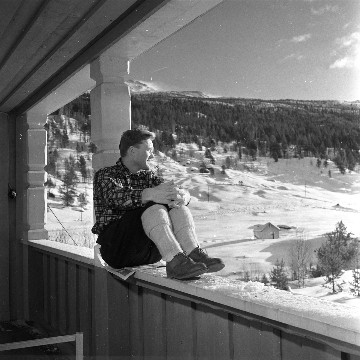 Verandaen, utsikt fra Espedalen Turistheim, Gausdal, Oppland, 24.02.1959.