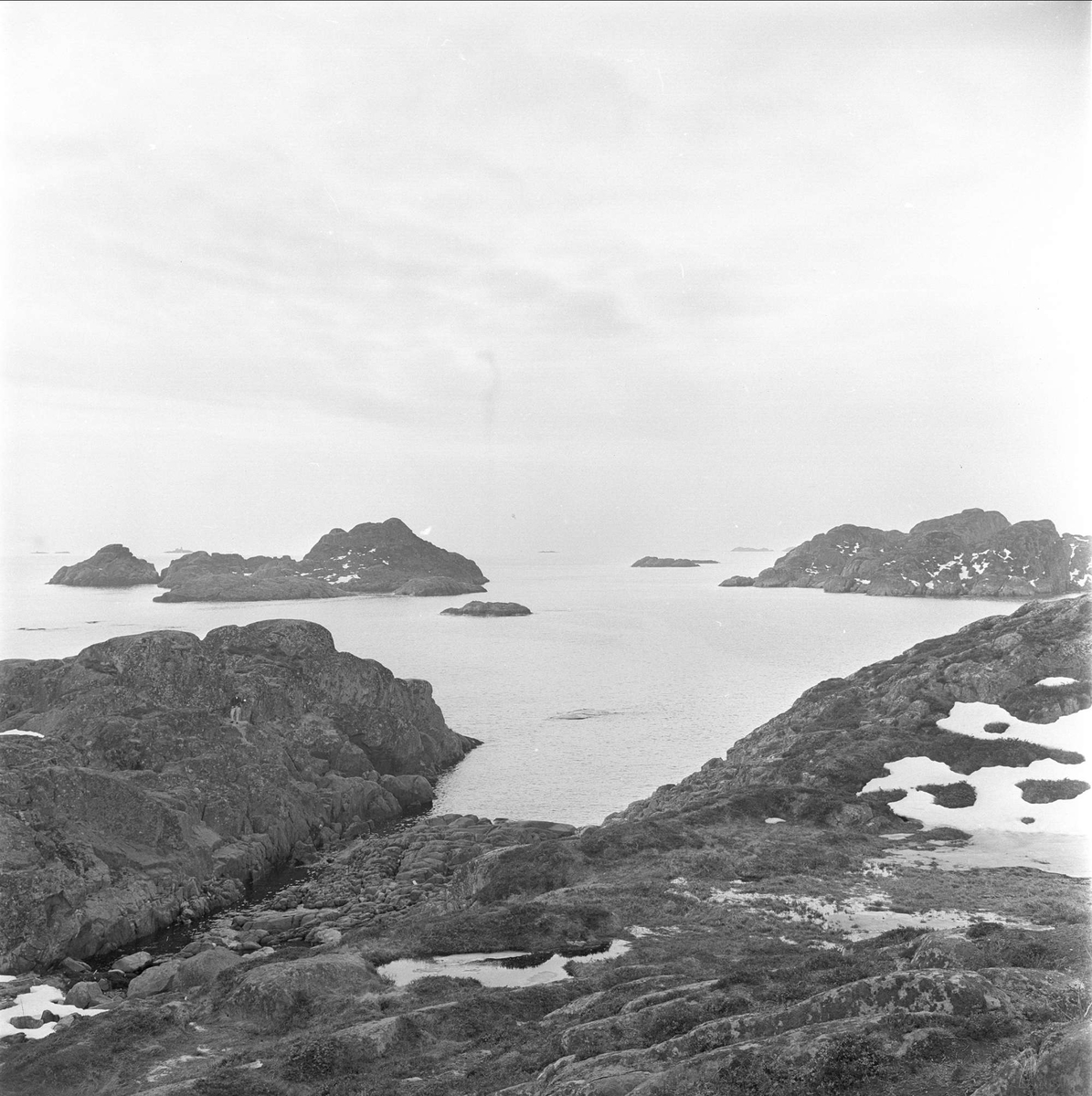 Lofoten, Nordland, april 1963. Kystandskap.