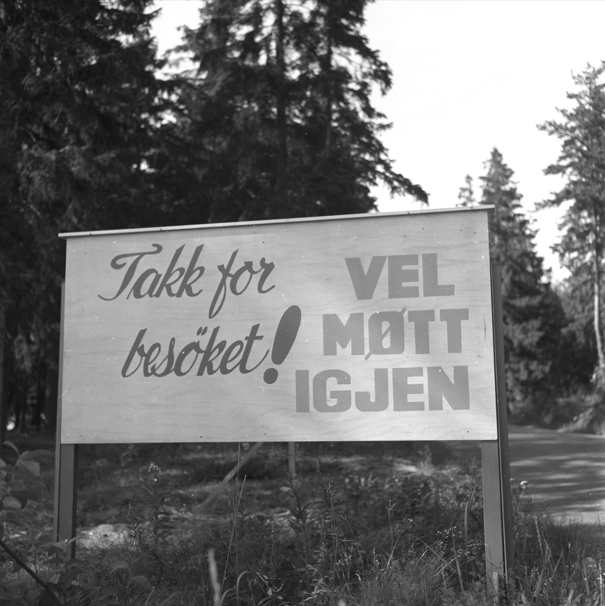 Vøra, Sandefjord, Vestfold, 07.07.1958. Vøra badestrand. Skilt.