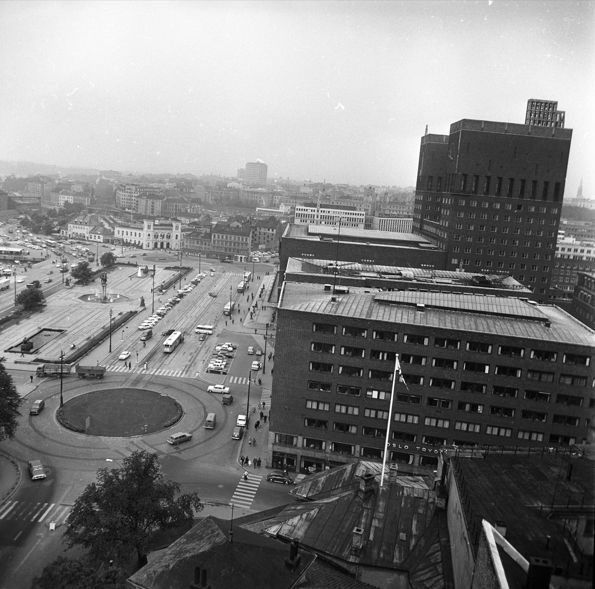 Rådhusplassen, Oslo, august 1964.