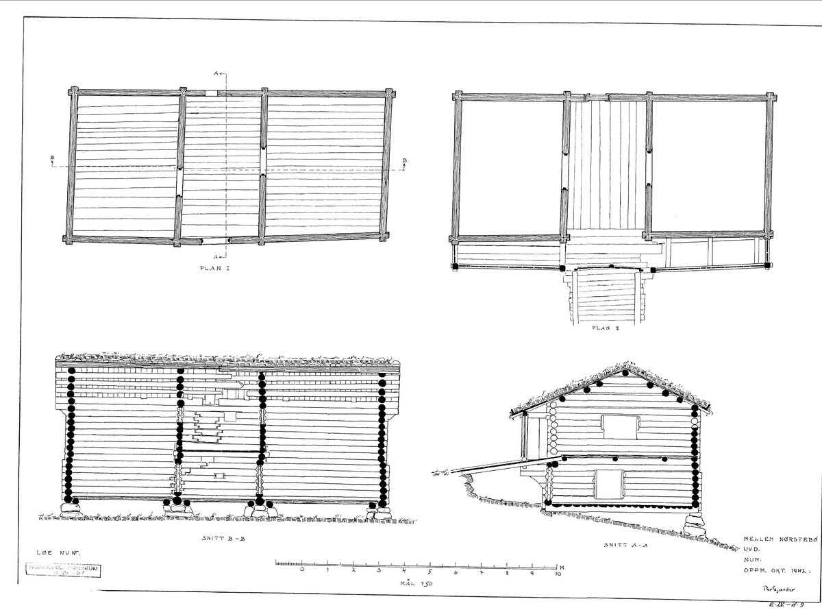 LØE FRA NORDRE MELLOM NØRSTEBØ I NORE OG UVDAL, 1600-TALLET 
Overført til museet 1942, gjenoppført 1943
 
Løa har «skål», den karakteristiske utkragingen av svalen i overetasjen, som kjennetegner løene i Numedal. Skålen ble brukt til å lagre halm, lauv og annet fôr. 

(Tekst hentet fra By og bygd 43, 2010)
