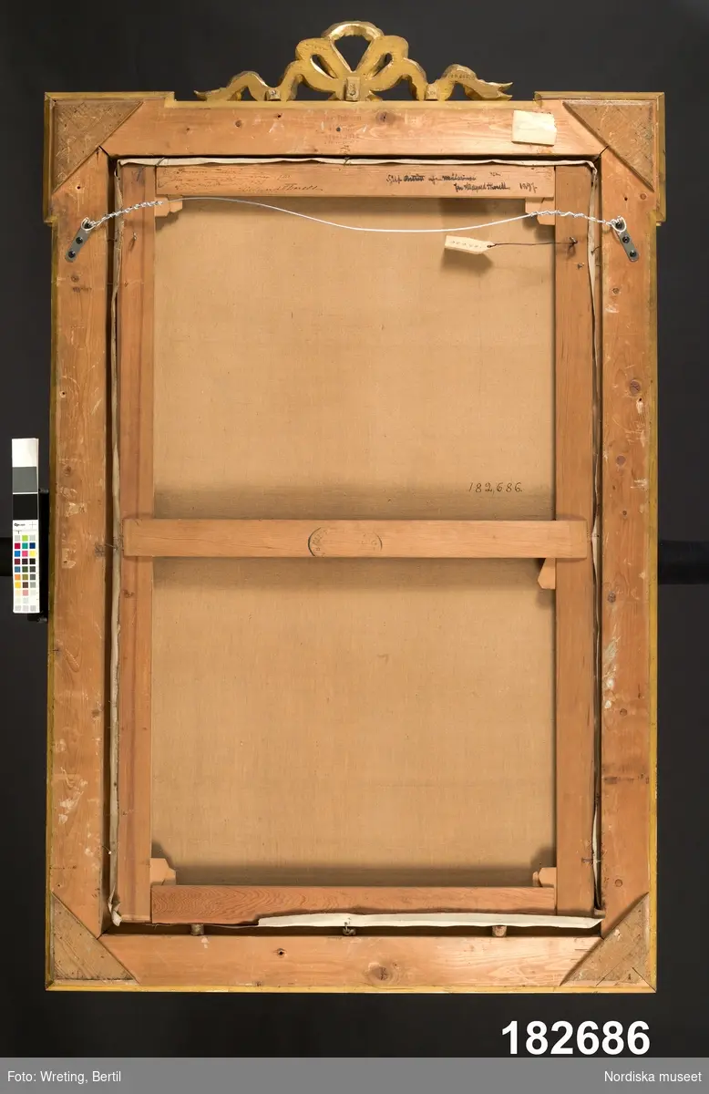 Självporträtt, 1897, olja på duk, av Hildegard Thorell (1850-1930). Sign. i övre hö. hörnet: "Till Reinhold Thorell 15-8-1897 af Hildegard Thorell / f. Bergendal". Profilerad, förgylld ram av trä krönt av rosett i gustaviansk stil.
/Anna Arfvidsson Womack 2022