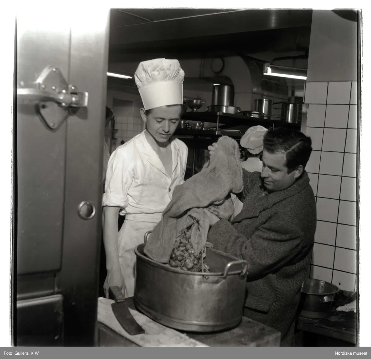 Leverans av sniglar på restaurang Cattelin, Gamla Stan.