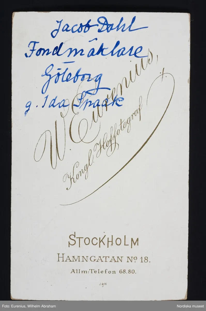 Porträtt av man, fondmäklare Jacob Dahl gift med Ida Dahl.
Visitkort ur Anna Mobergs familjealbum.