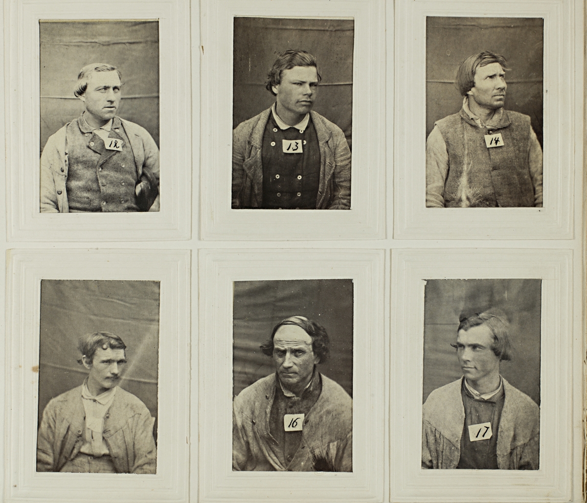 "Photografiskt Album för år 1861 öfver fångar förvarade å Warbergs fästning".  Samt i samma album : "Photografiskt Album för år 1861 öfver fångar förvarade å Landskrona fästning".