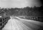 Första snön (d. 24/10). Från bron över Ålkistan kanalen, måndagen 25/10-1915.