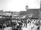 Gustav Adolfs Torg d. 22/5 1919. Prins Axels och Prinsessan Margaretas bröllop.