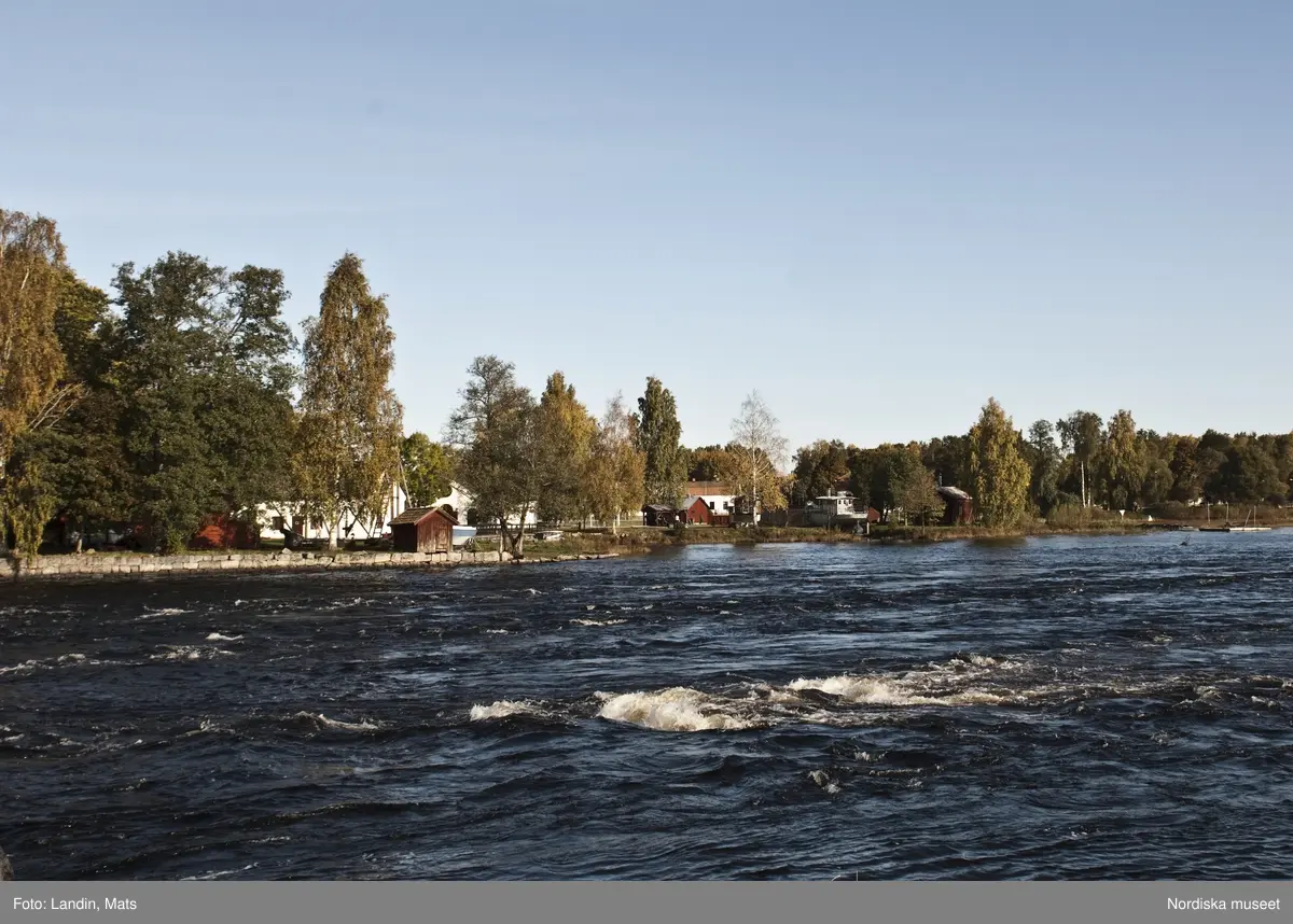 Dalälvarnas flottningsmuseum i Gysinge. Översiktsbilder samt föremål utställda utomhus.