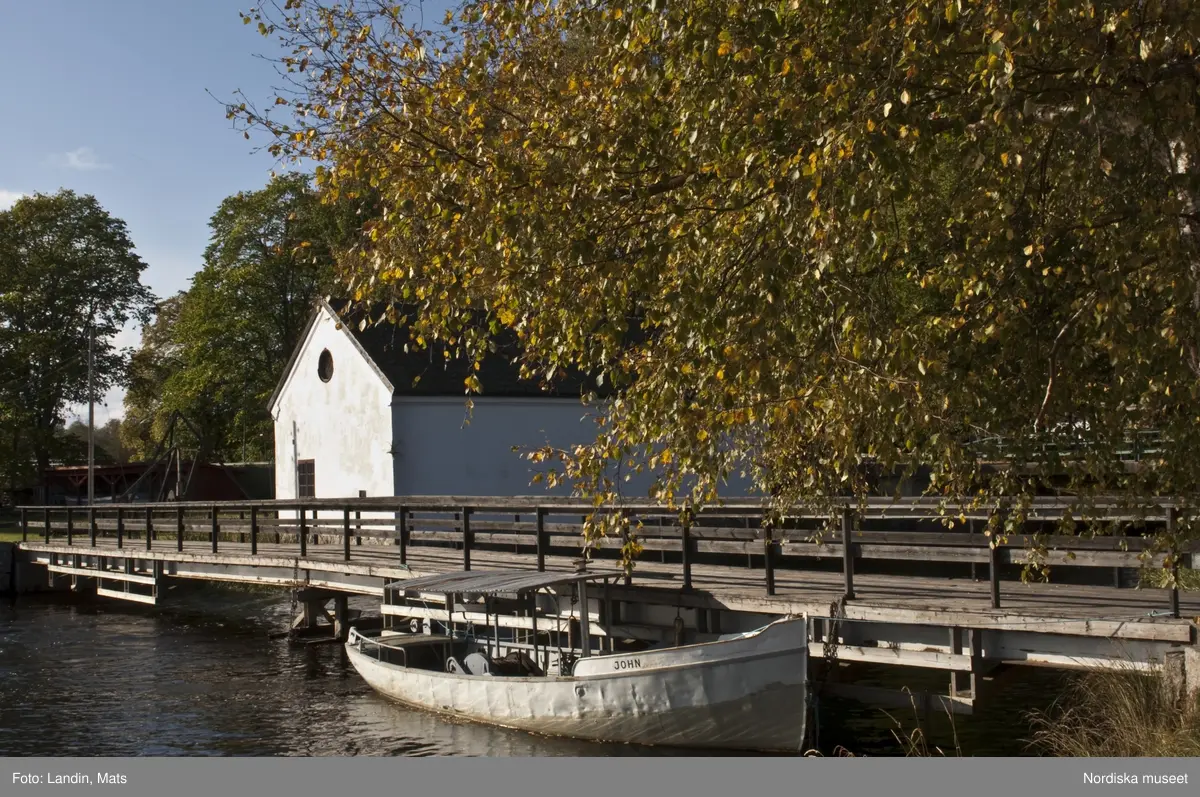 Dalälvarnas flottningsmuseum i Gysinge. Översiktsbilder samt föremål utställda utomhus.