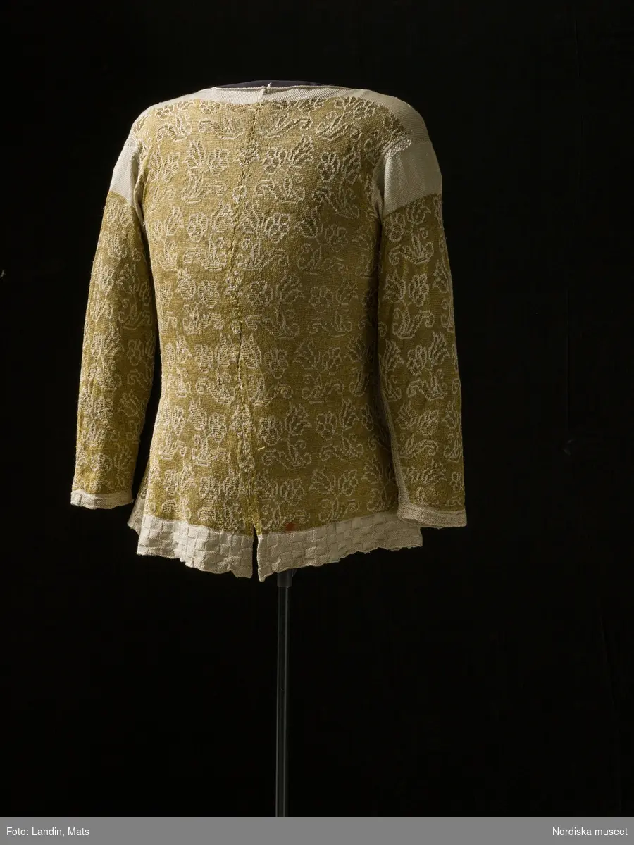 Tröja av gult silke. Silketröja. 1600-tal. 
NM  inv.nr 221941