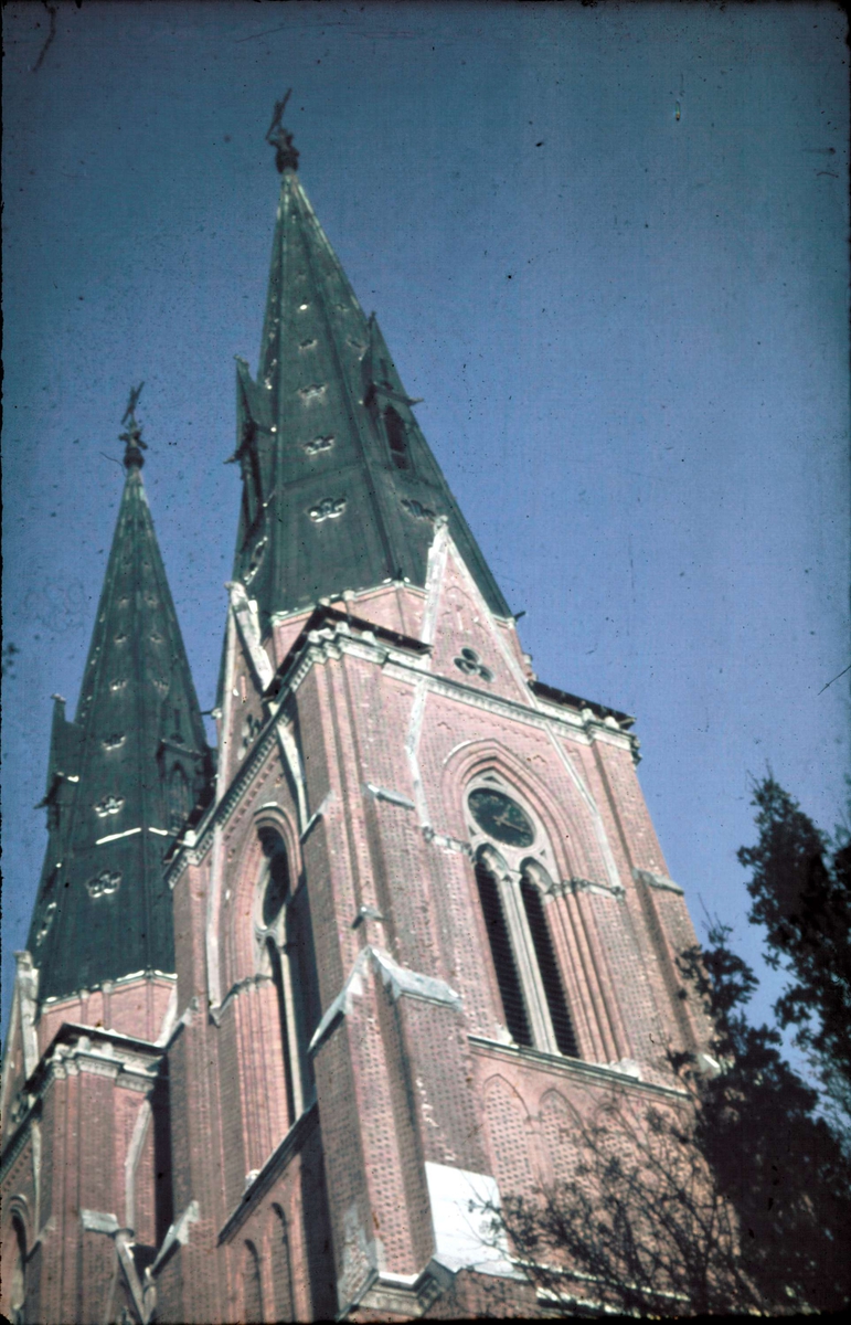 Kyrka, Plantyp-Treskeppig, Basilika, Plantyp-Korsplan, latinsk