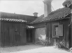 Gårdsinteriör Kungsgatan 19, kvarteret Toven, Dragarbrunn, Uppsala 1908