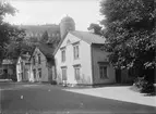 Gårdsinteriör, Nedre Slottsgatan 18, kvarteret Fågelsången, Fjärdingen, Uppsala 1908