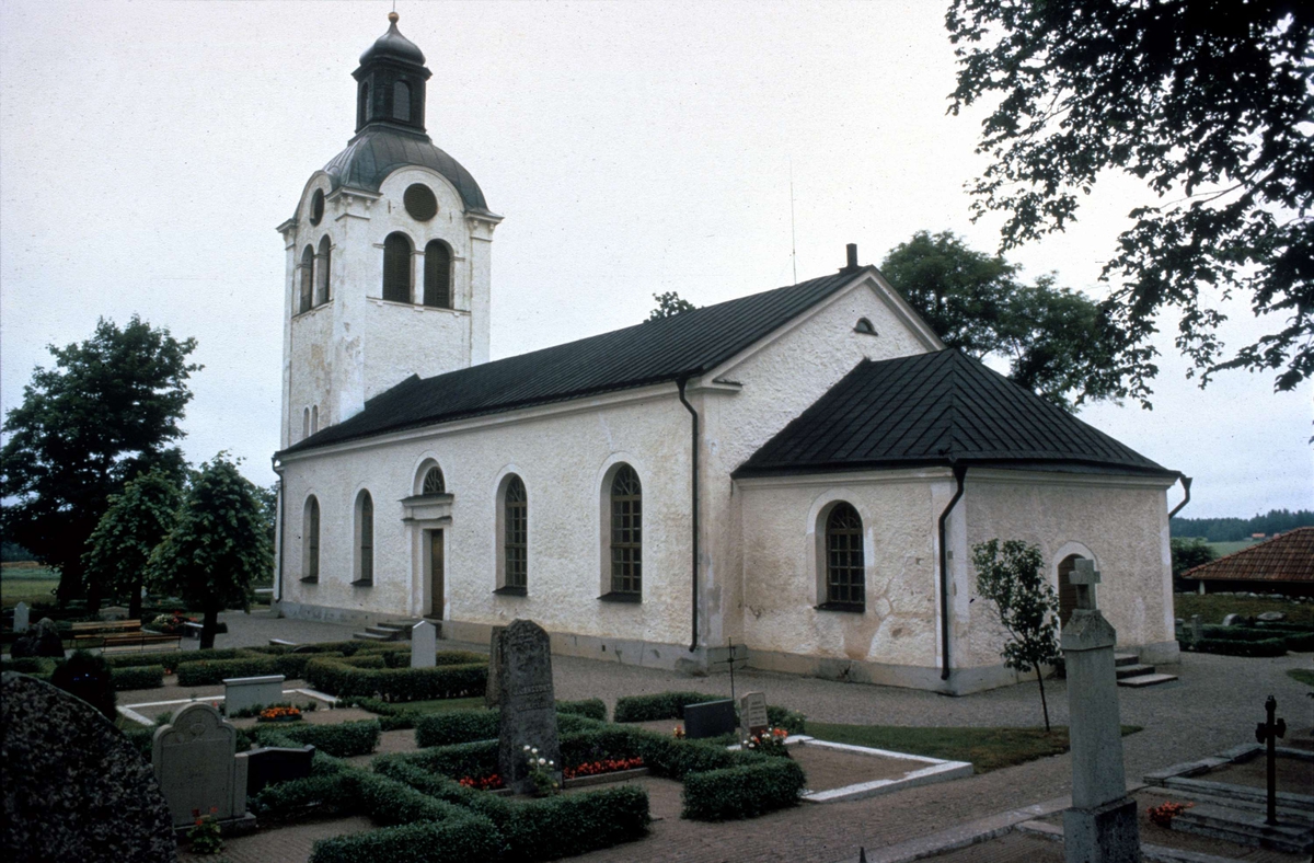 Breds kyrka, Breds socken, Uppland 1972