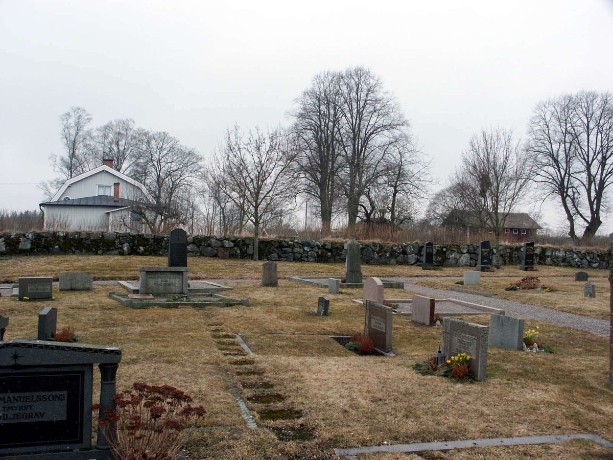 Kyrkogården vid Boglösa kyrka, Boglösa socken, Uppland