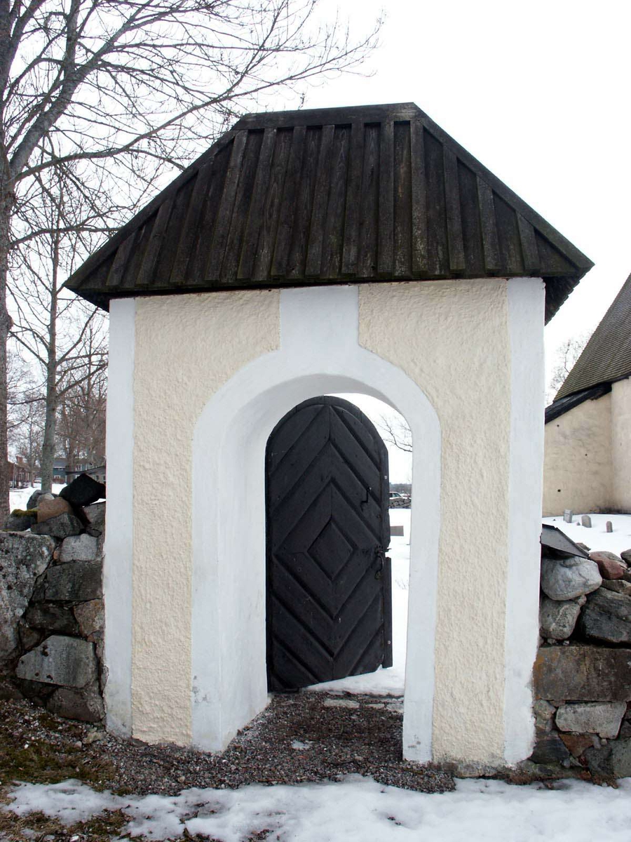 Stiglucka vid Kungs-Husby kyrka, Kungs-Husby socken, Uppland 2005