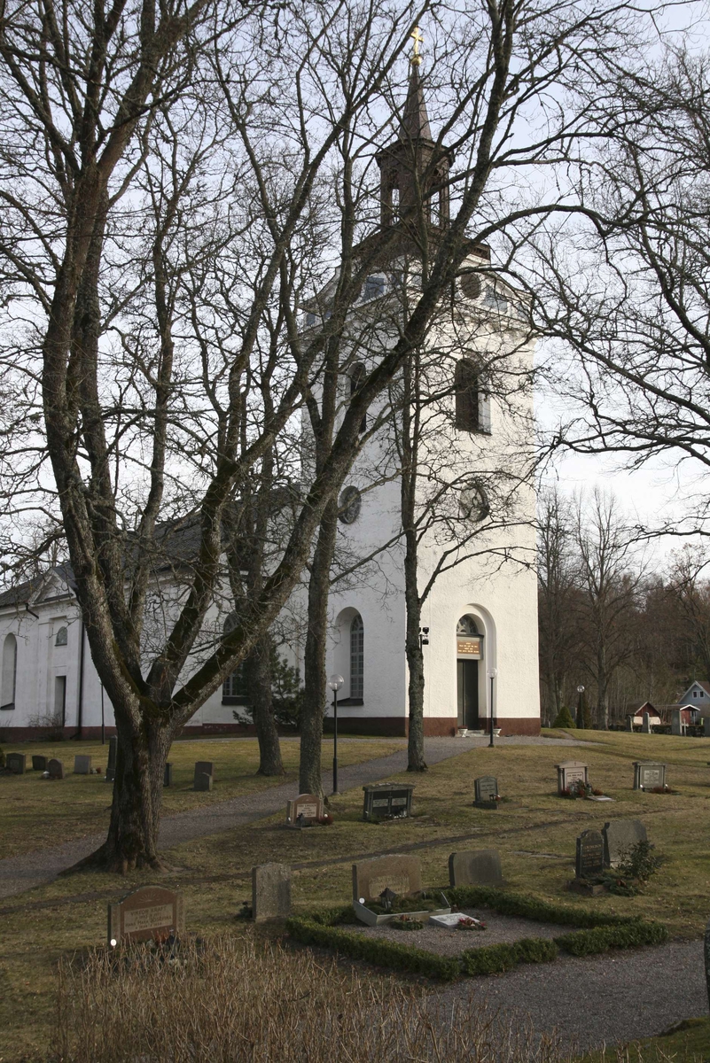 Torstuna kyrka och kyrkogård, Torstuna socken, Uppland 2008