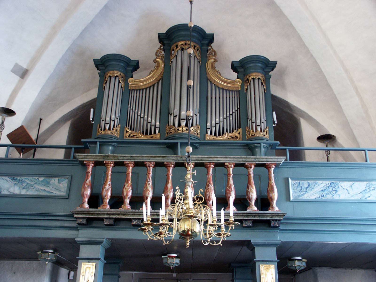 Orgel i Vallby kyrka, Vallby socken, Uppland  2005