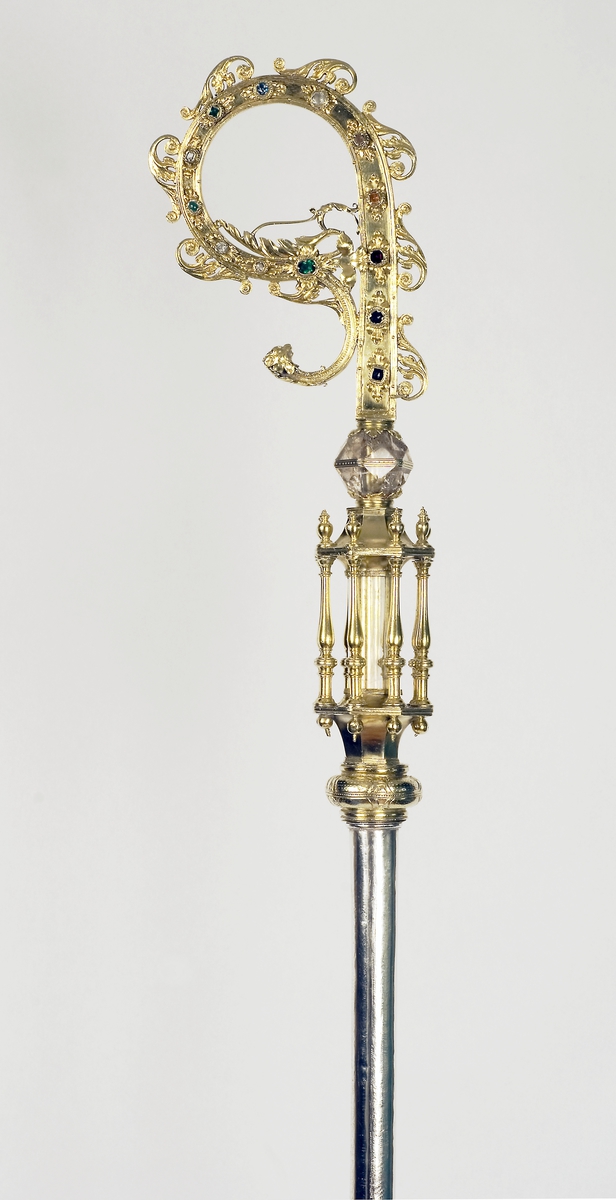 Kräkla av förgyllt silver, troligen tillverkad till ärkebiskop Laurentius Petri Gothus’ vigning 1575, Domkyrkomuseet, Uppsala domkyrka 2009