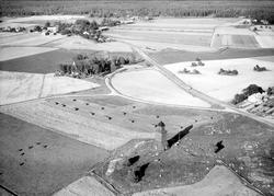 Flygfoto över Rasbokil, Rasbokils socken, Uppland 1958