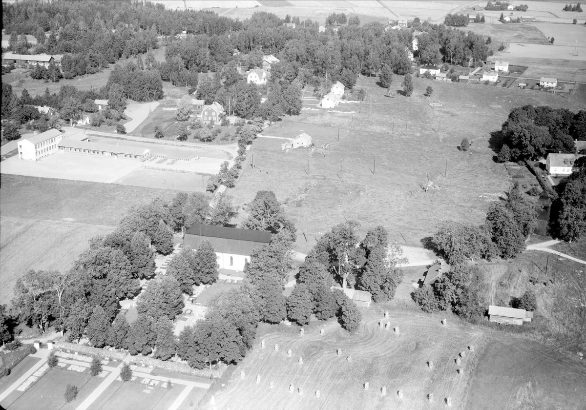 Flygfoto över Harbo, Harbo socken, Uppland 1958